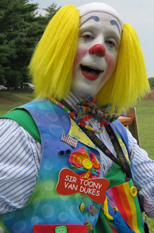 Mike Becvar as Sir Toony Van Dukes